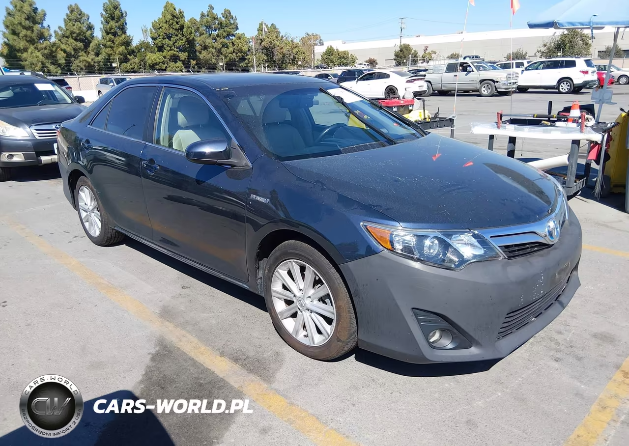 2014 Toyota Camry Hybrid Xle – zdjęcie 1 z 16
