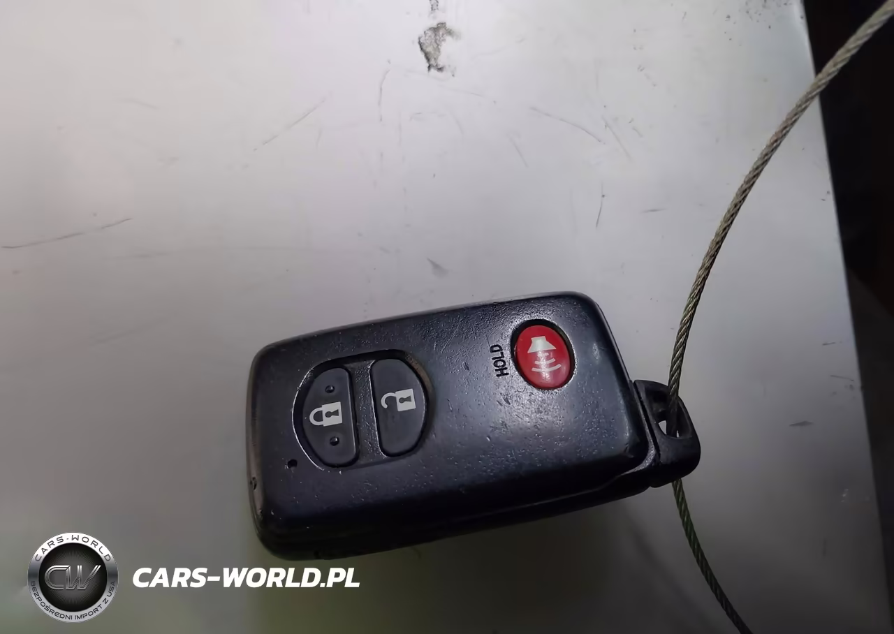 2013 Toyota Prius Two VIN:JTDKN3DU2D5564931 - 11