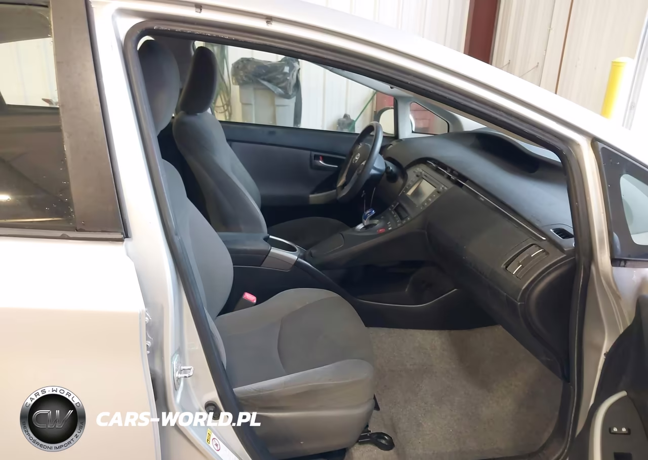 2013 Toyota Prius Two VIN:JTDKN3DU2D5564931 - 5