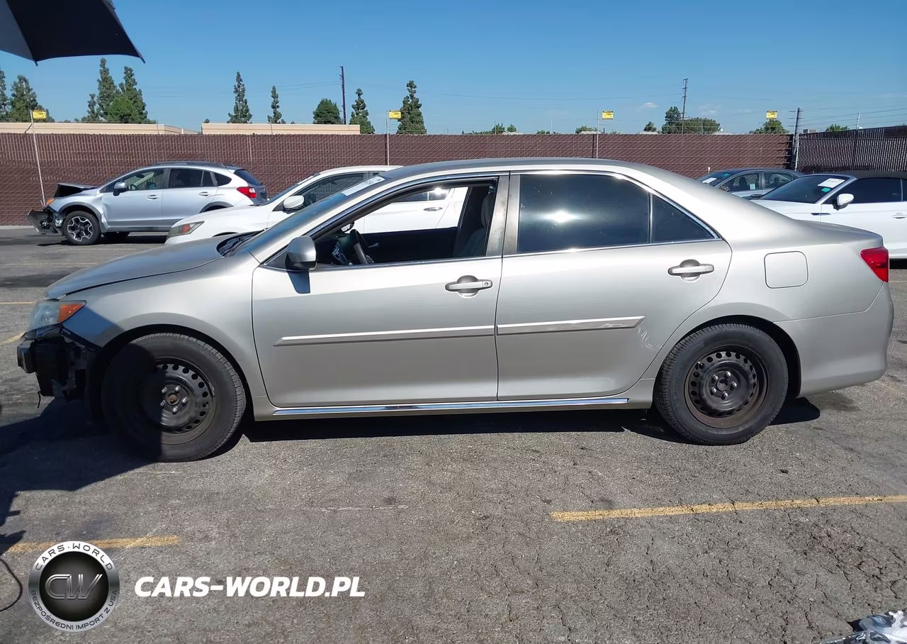 2014 Toyota Camry Le VIN:4T4BF1FK2ER379431 - 15