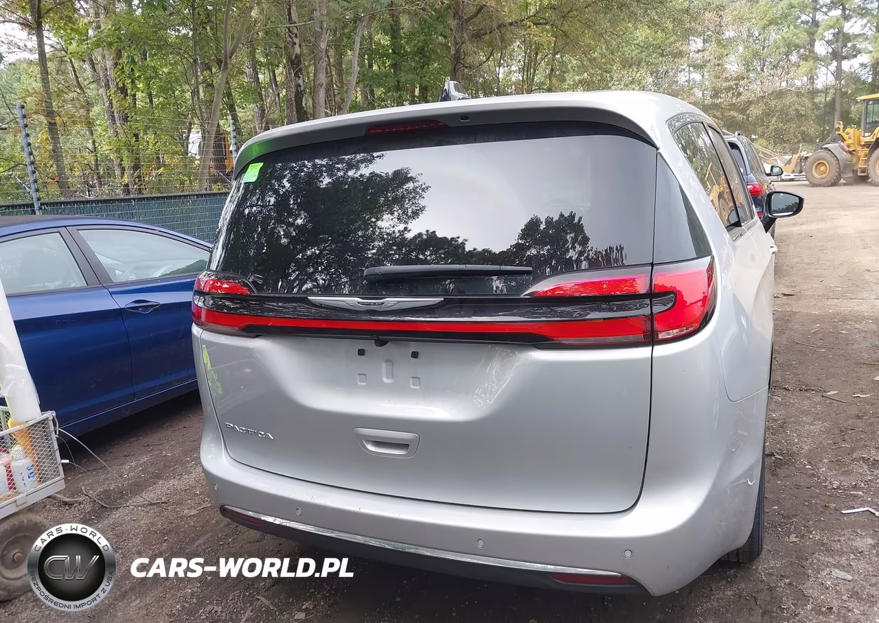 2026 Chrysler Pacifica Select VIN:2C4RC1BGXTR196635 - 16