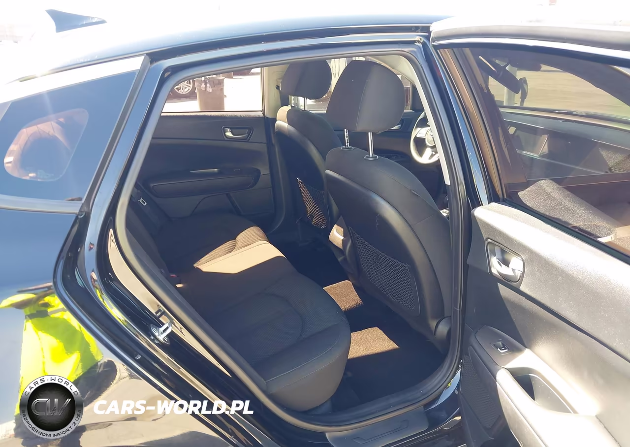 2019 Kia Optima Lx VIN:5XXGT4L3XKG370506 - 8