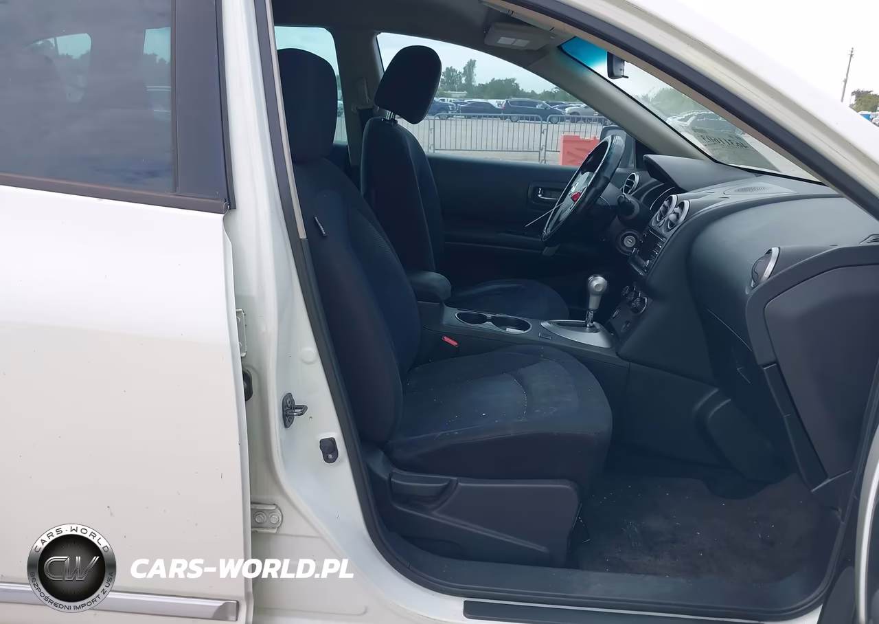 2014 Nissan Rogue Select S VIN:JN8AS5MT0EW621070 - 5
