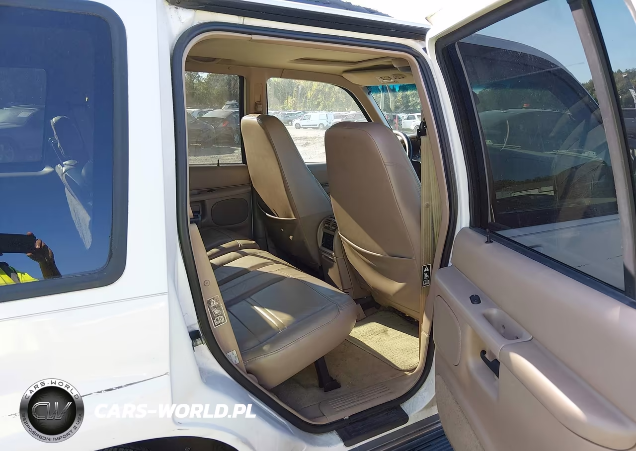 2000 Mercury Mountaineer VIN:4M2DU86P7YUJ17565 - 8