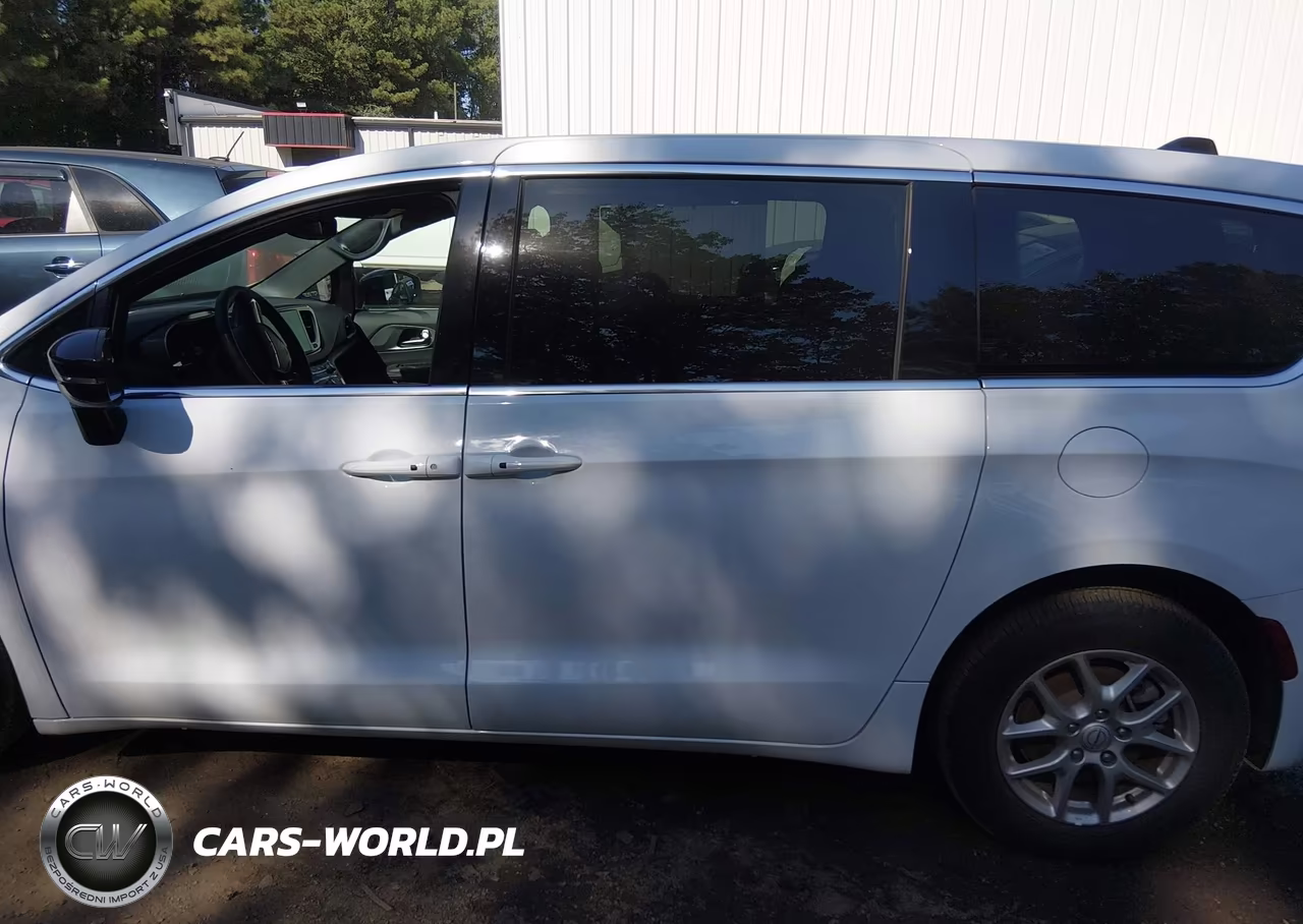 2025 Chrysler Pacifica Select VIN:2C4RC1BG7SR614776 - 14