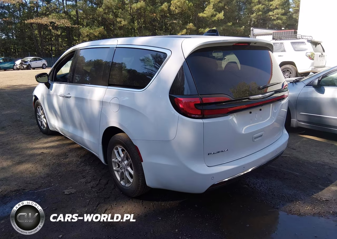 2025 Chrysler Pacifica Select VIN:2C4RC1BG7SR614776 - 3