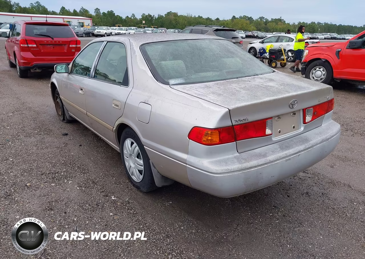 2000 Toyota Camry Le VIN:4T1BG22K1YU955145 - 3