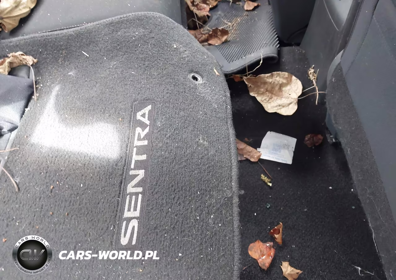 2025 Nissan Sentra Sr VIN:3N1AB8DV8SY304689 - 8