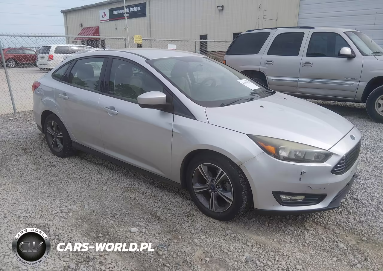 2018 Ford Focus Se VIN:1FADP3FE5JL265715 - 1