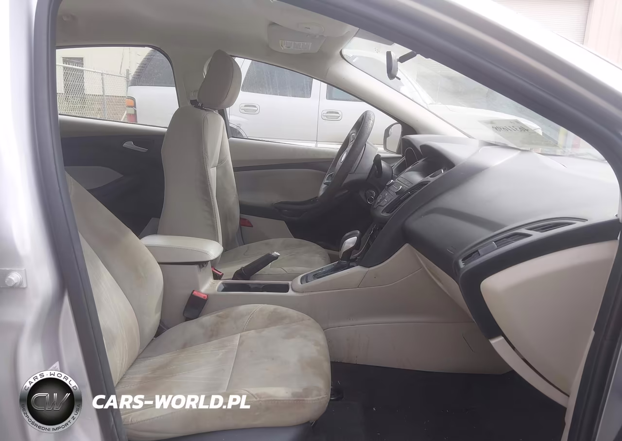 2018 Ford Focus Se VIN:1FADP3FE5JL265715 - 5