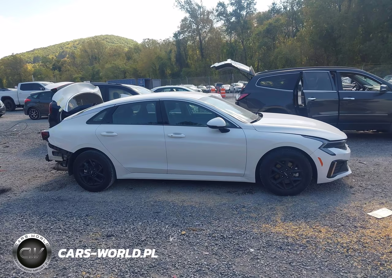 2026 Kia K5 Lxs Fwd VIN:KNAG24J73T5426488 - 13