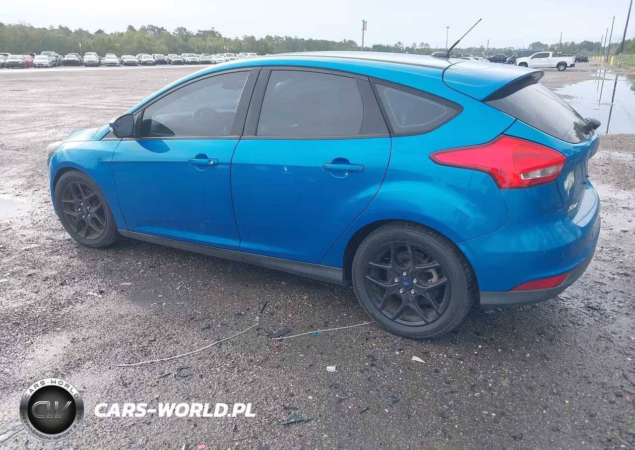 2016 Ford Focus Se VIN:1FADP3K24GL376177 - 3