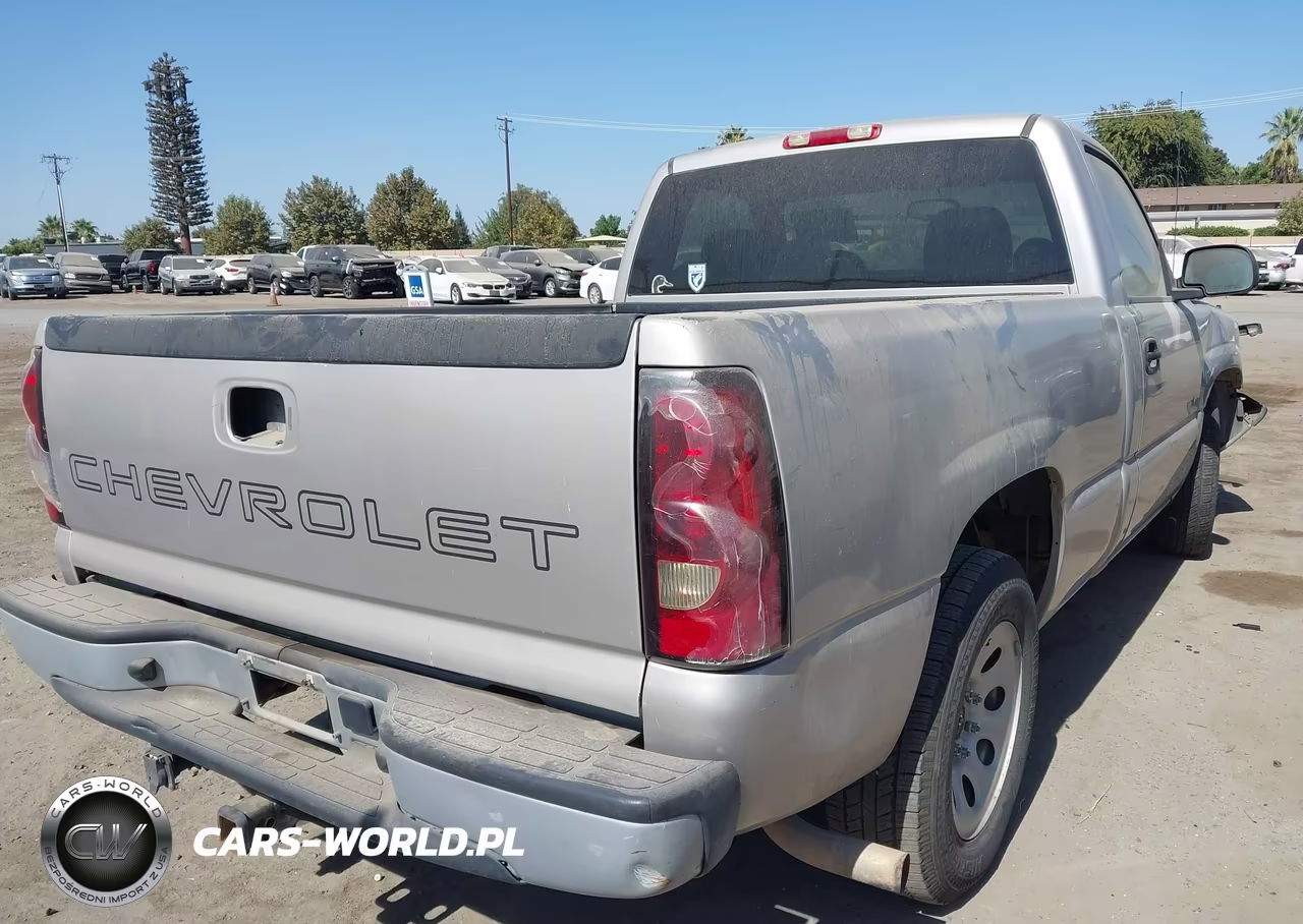 2007 Chevrolet Silverado 1500 Classic Work Truck VIN:3GCEC14X37G204968 - 4