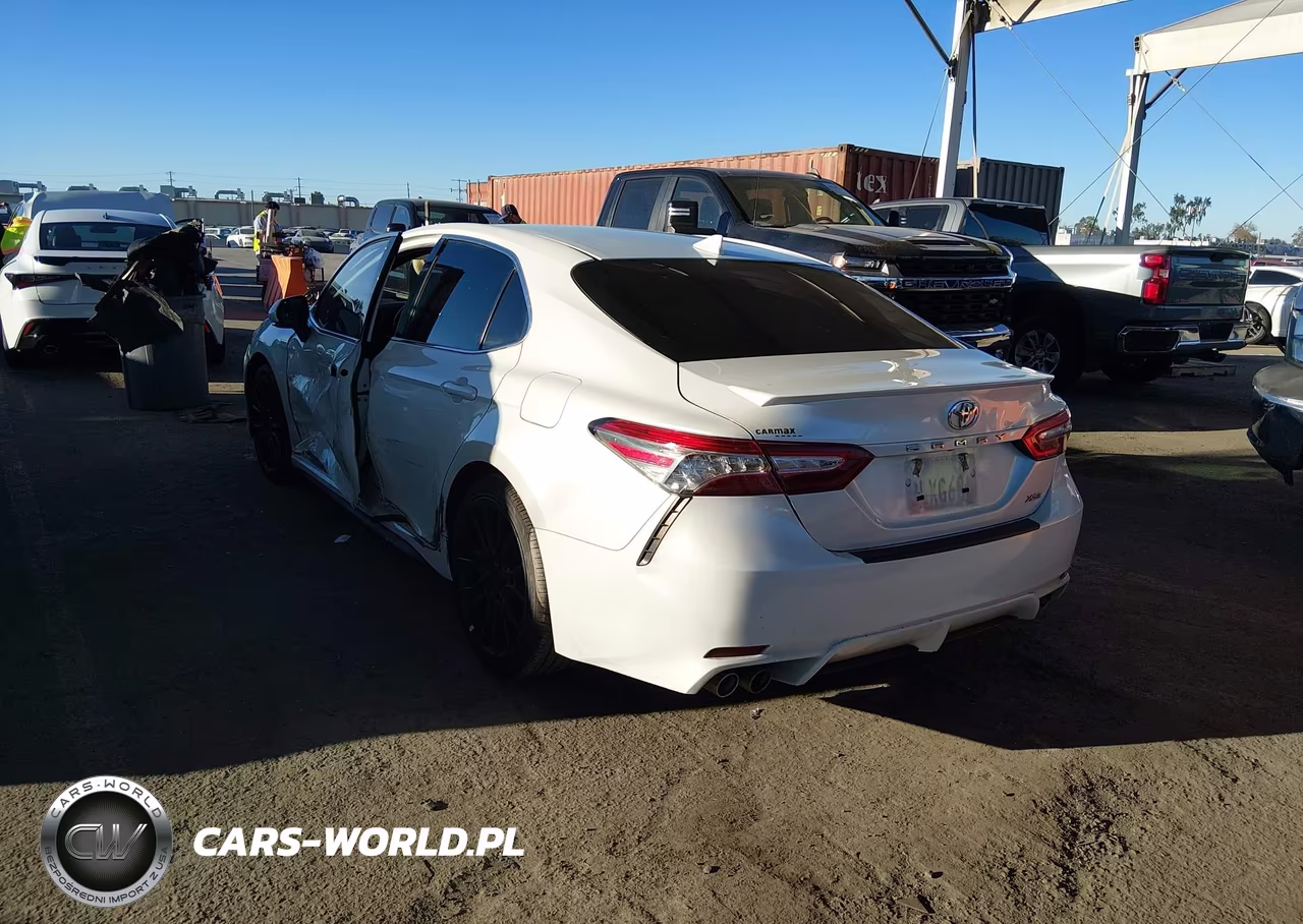 2019 Toyota Camry Xse VIN:4T1B61HK8KU836519 - 3