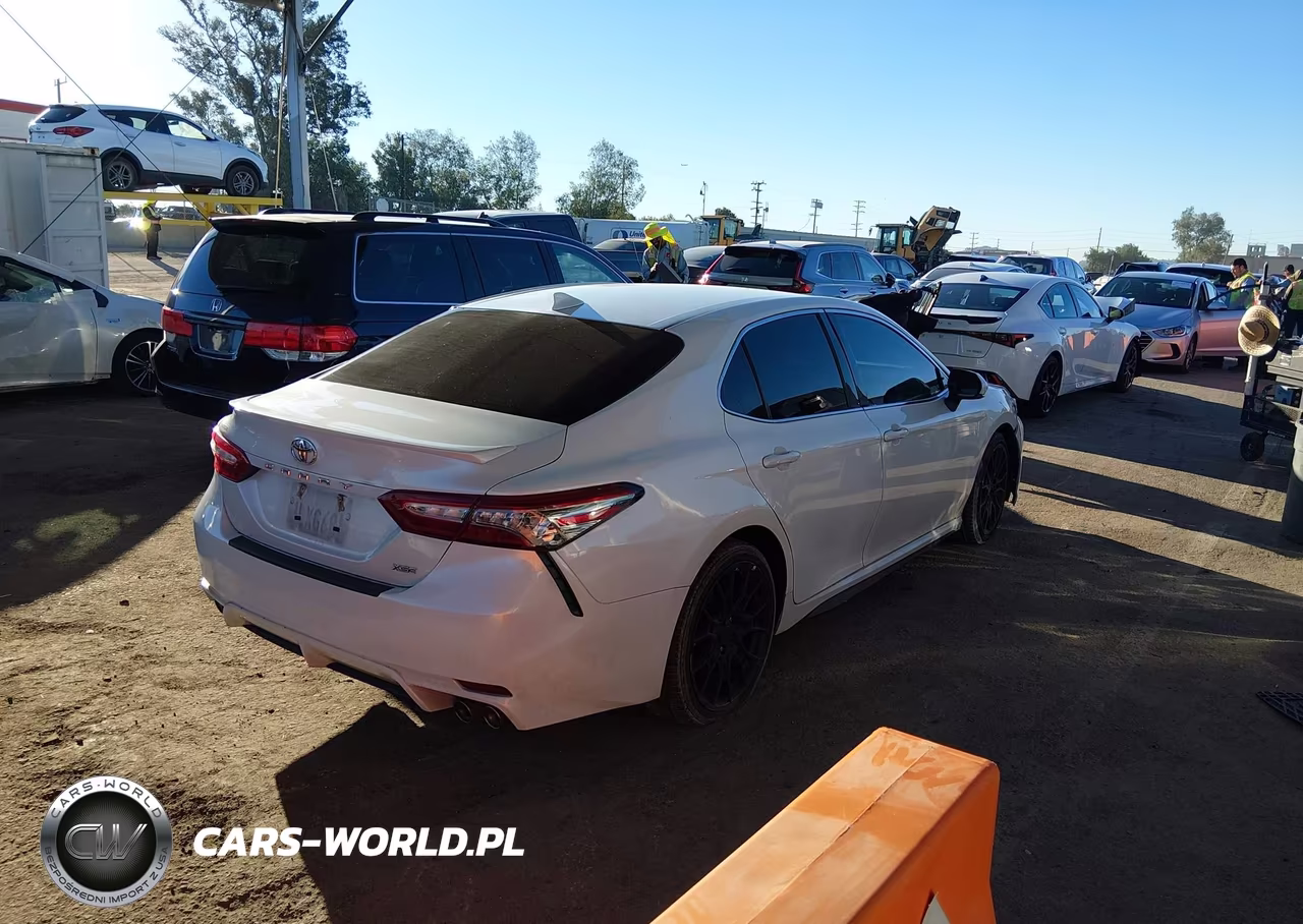 2019 Toyota Camry Xse VIN:4T1B61HK8KU836519 - 4