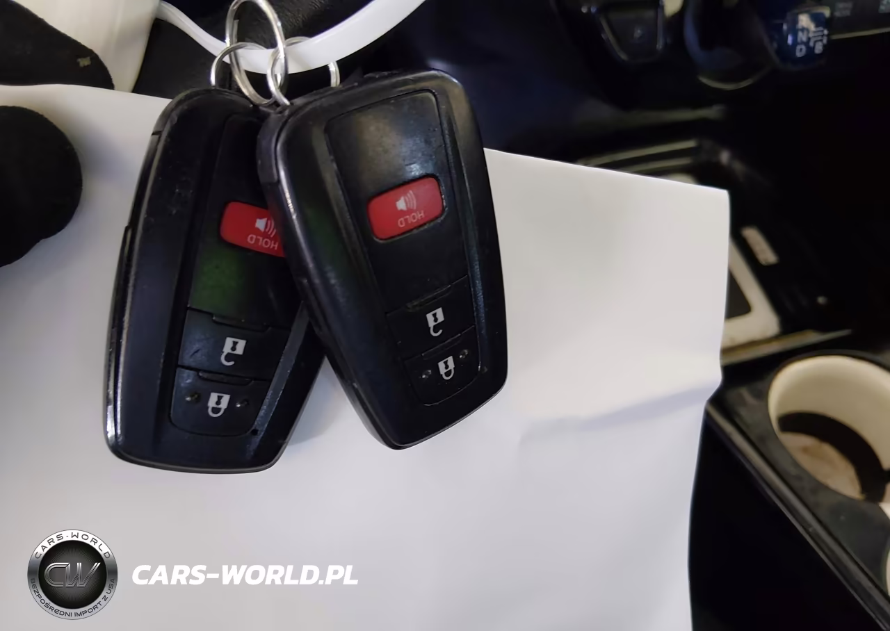 2016 Toyota Prius Three VIN:JTDKARFU2G3522402 - 11