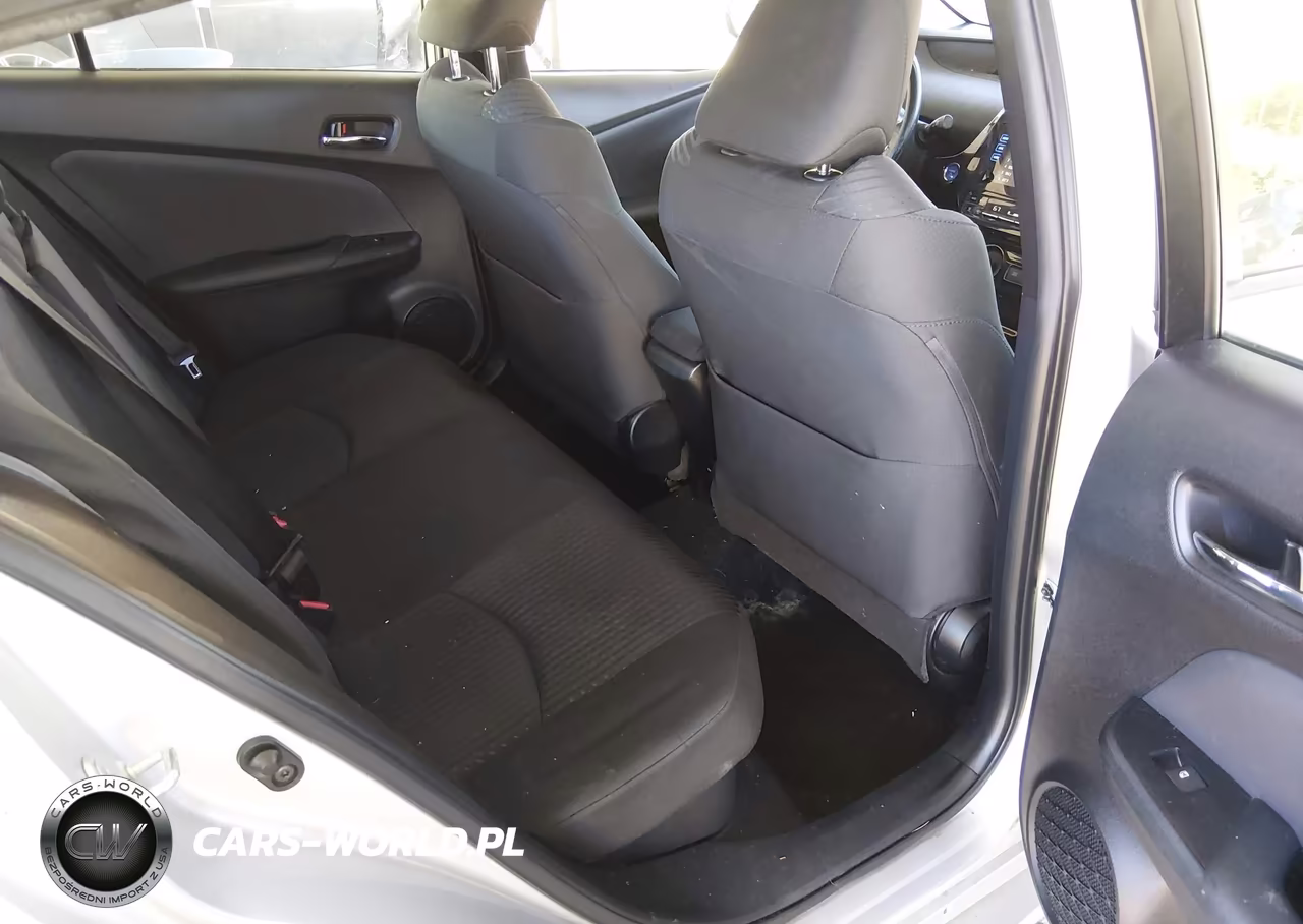 2016 Toyota Prius Three VIN:JTDKARFU2G3522402 - 8