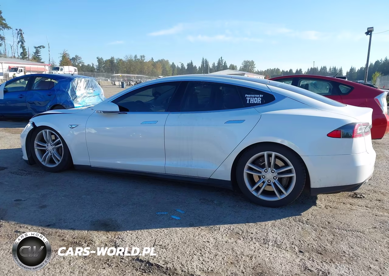 2013 Tesla Model S VIN:5YJSA1DN3DFP24757 - 14