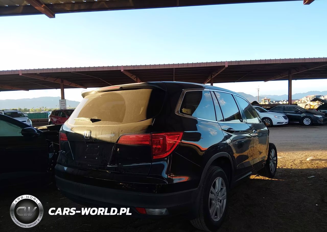 2018 Honda Pilot Lx VIN:5FNYF5H19JB025719 - 4