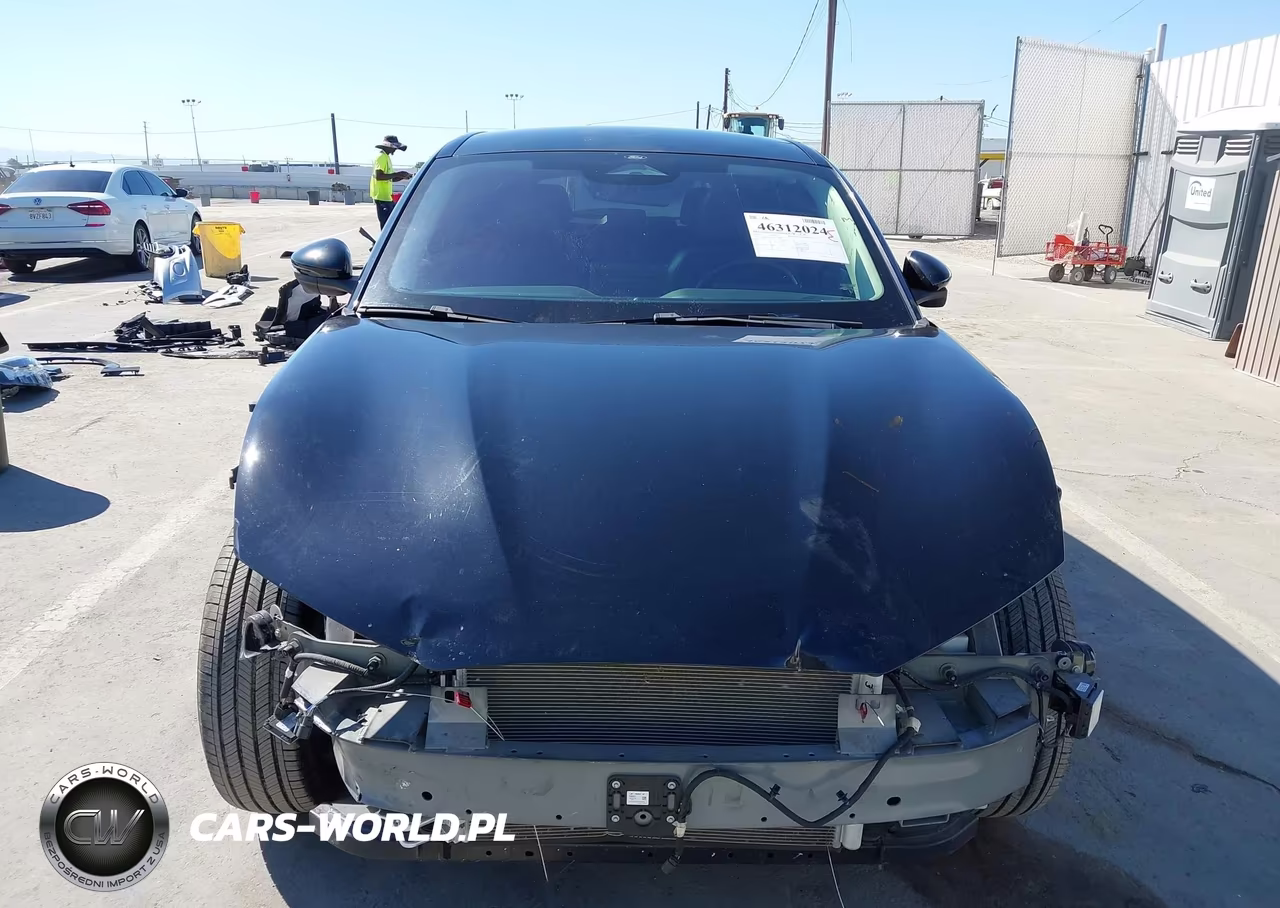 2022 Ford Mustang Mach-E Premium VIN:3FMTK3R70NMA11640 - 13