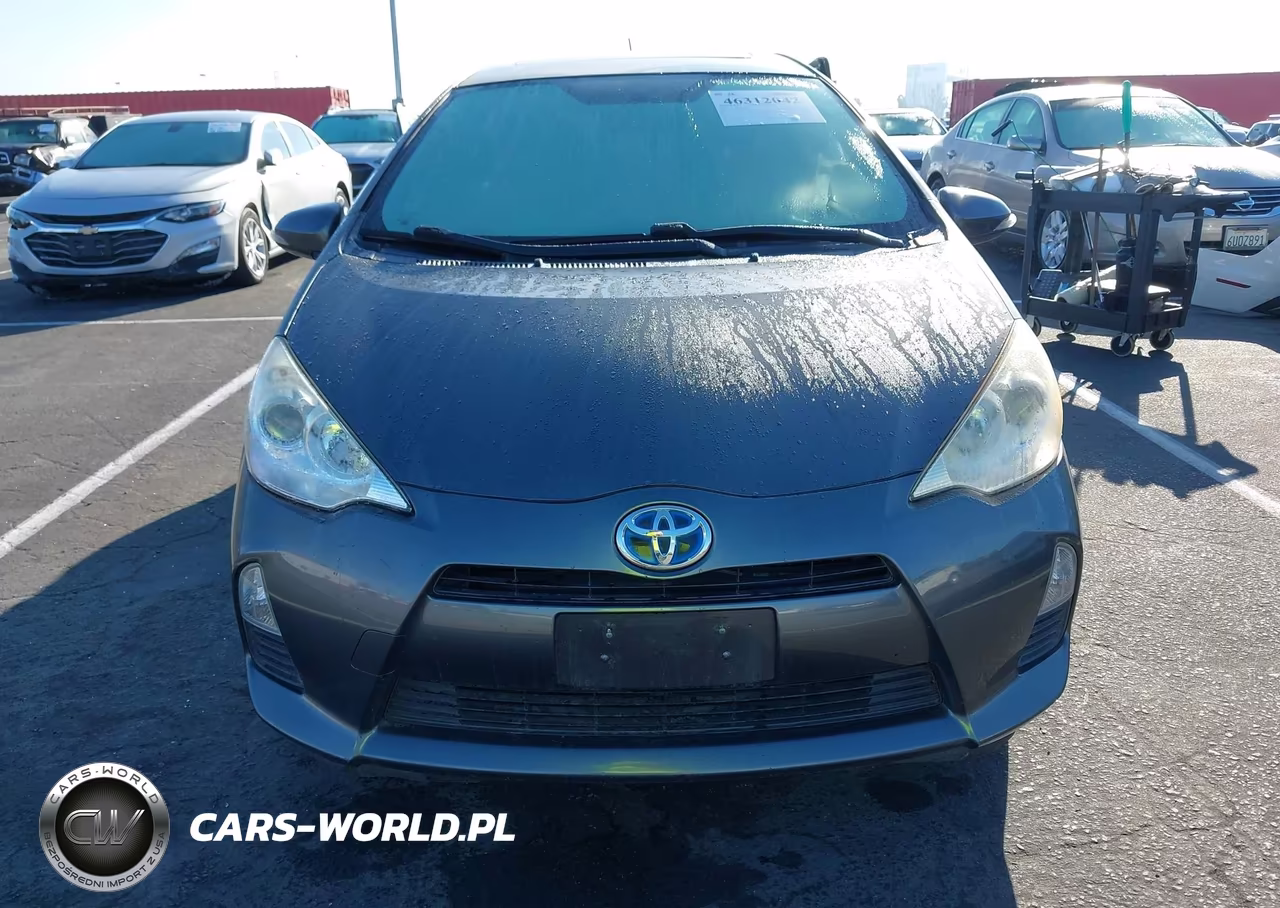 2013 Toyota Prius C Three VIN:JTDKDTB39D1055861 - 12