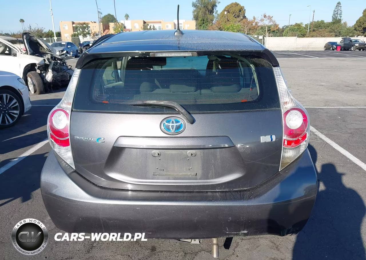 2013 Toyota Prius C Three VIN:JTDKDTB39D1055861 - 16
