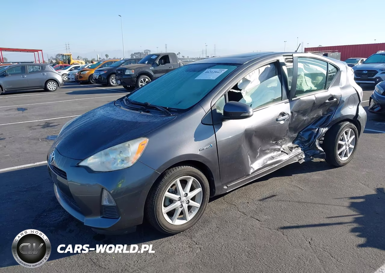 2013 Toyota Prius C Three VIN:JTDKDTB39D1055861 - 2