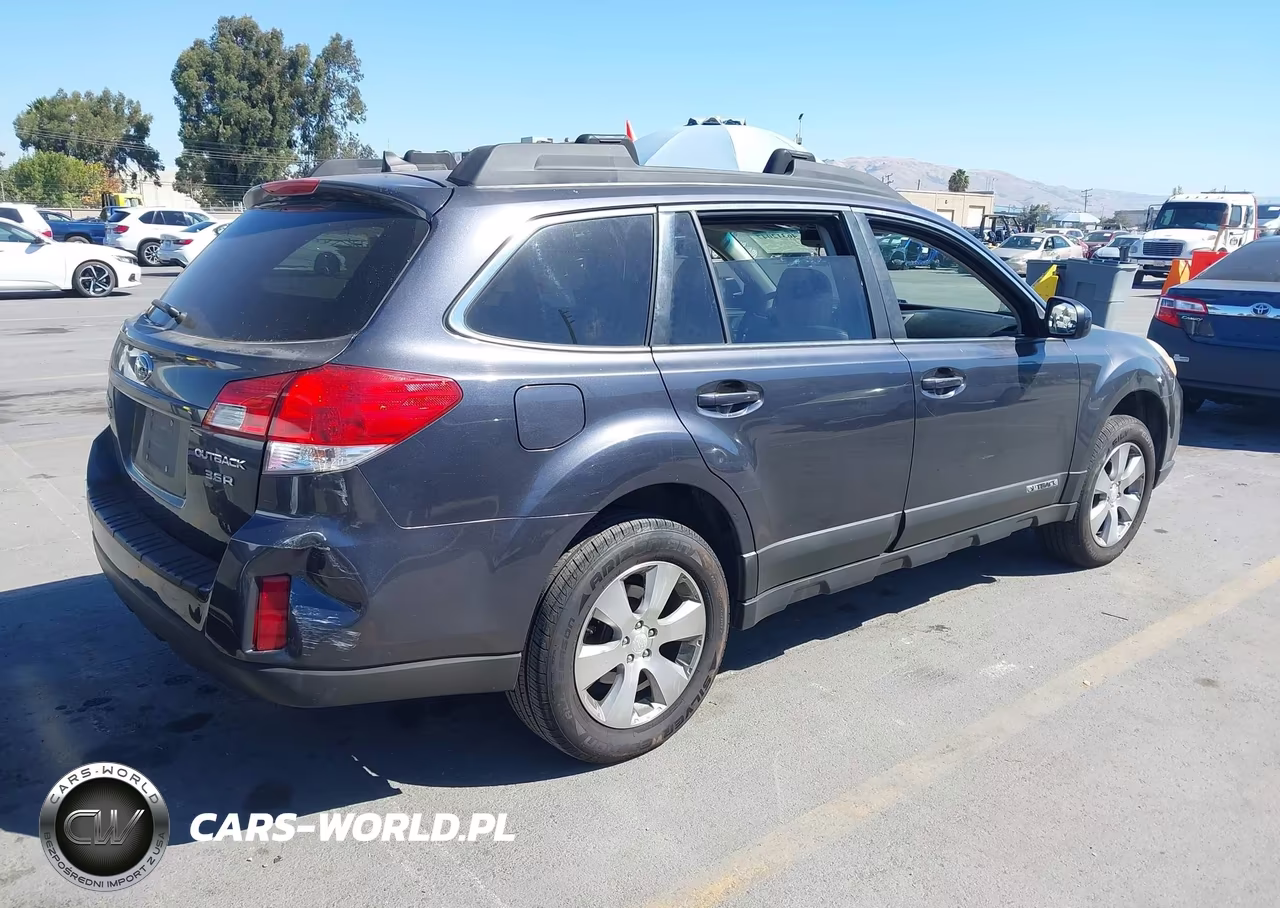 2011 Subaru Outback 3.6R Limited VIN:4S4BRDLCXB2328833 - 4