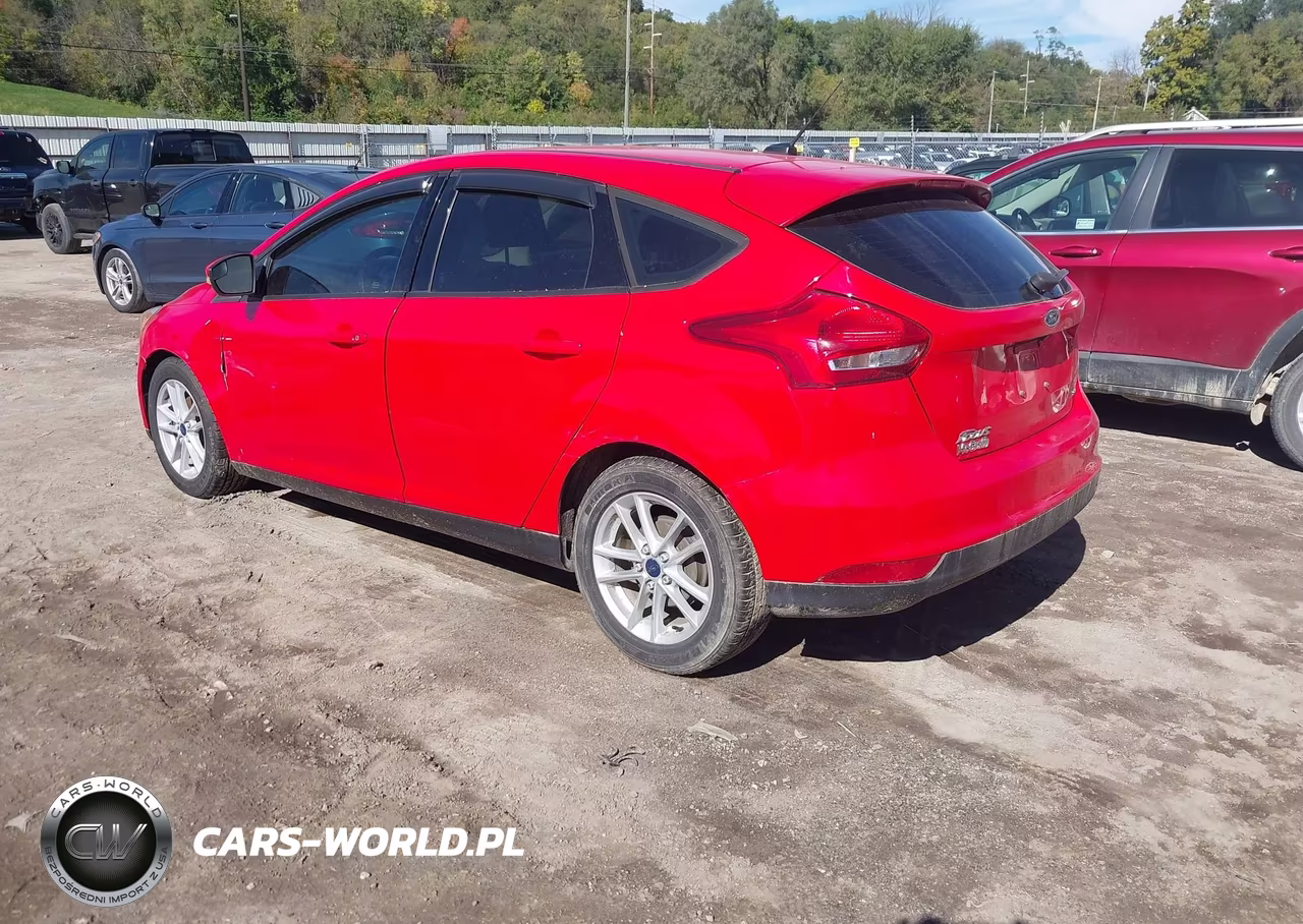 2017 Ford Focus Se VIN:1FADP3K25HL233014 - 3