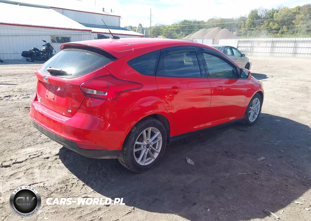 2017 Ford Focus Se VIN:1FADP3K25HL233014 - 4