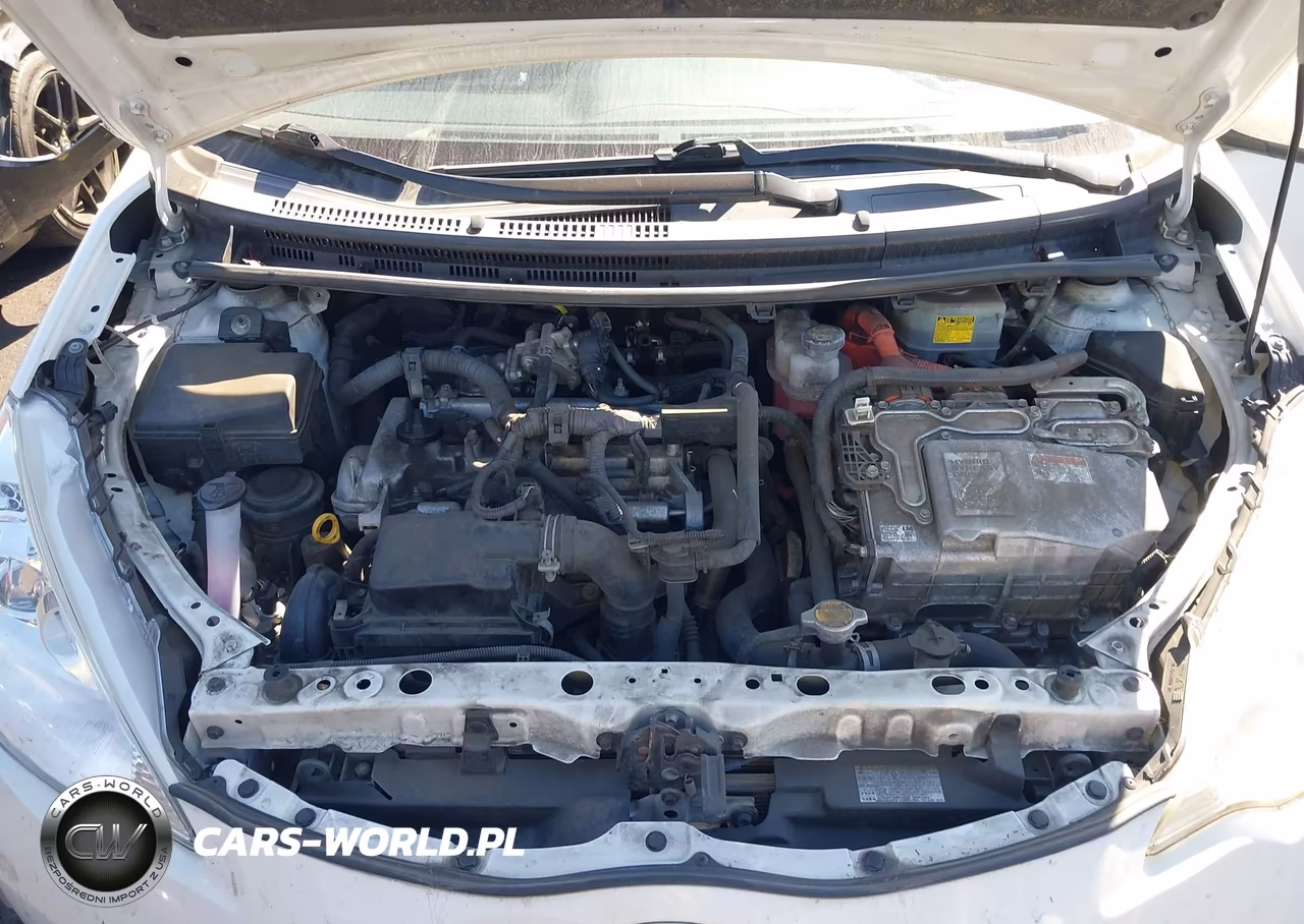 2014 Toyota Prius C Two VIN:JTDKDTB33E1562496 - 10