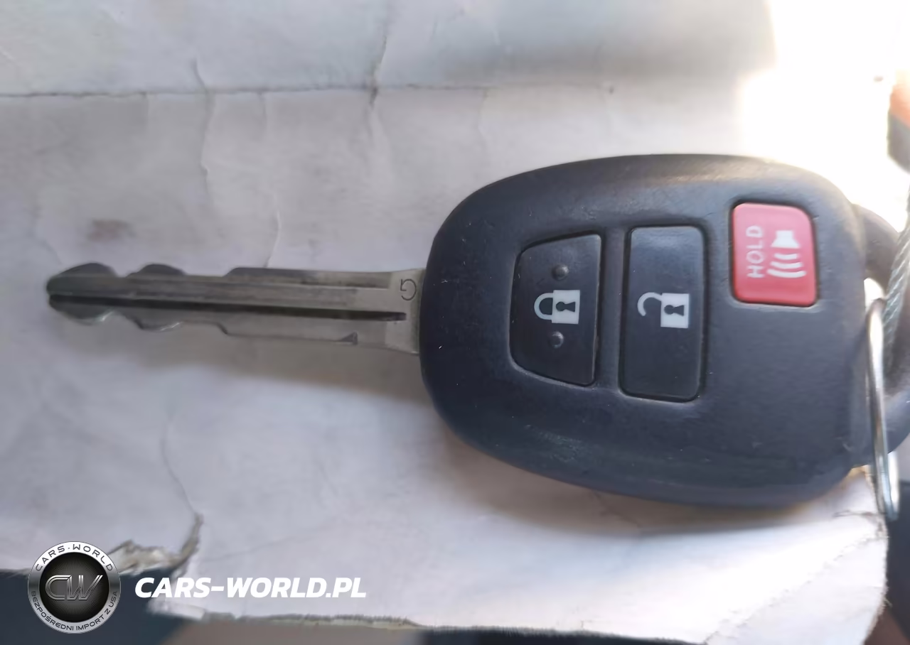 2014 Toyota Prius C Two VIN:JTDKDTB33E1562496 - 11