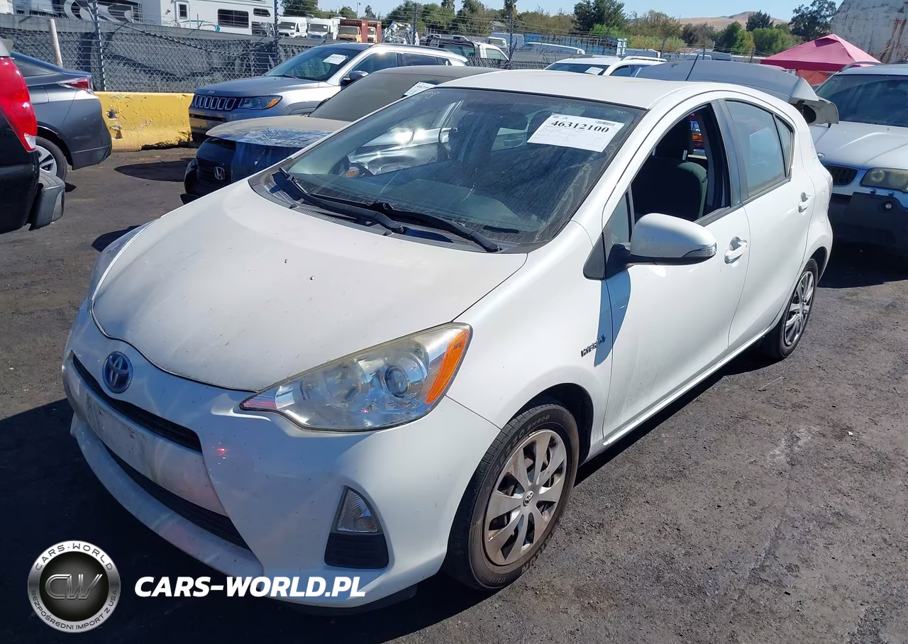 2014 Toyota Prius C Two VIN:JTDKDTB33E1562496 - 2