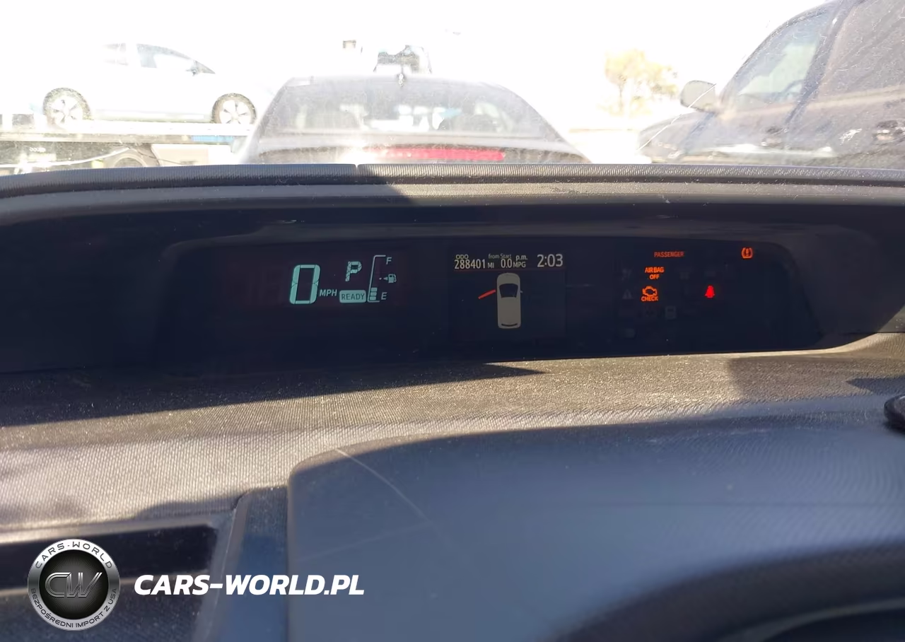 2014 Toyota Prius C Two VIN:JTDKDTB33E1562496 - 7