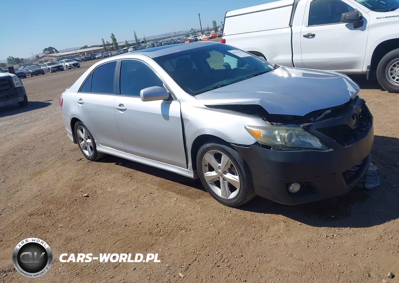 2010 Toyota Camry Se V6 – zdjęcie 1 z 13
