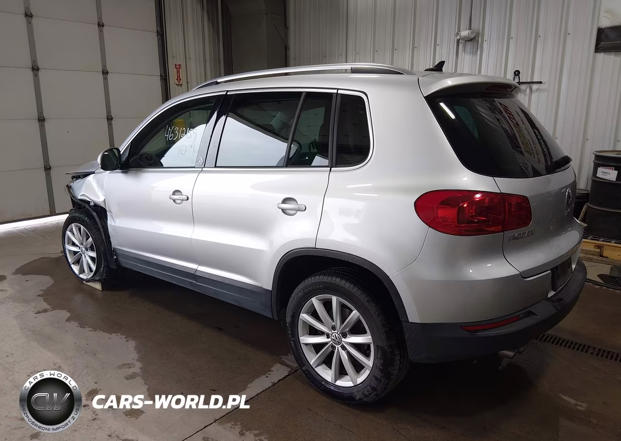 2017 Volkswagen Tiguan 2.0T Wolfsburg Edition VIN:WVGSV7AX4HK020505 - 3