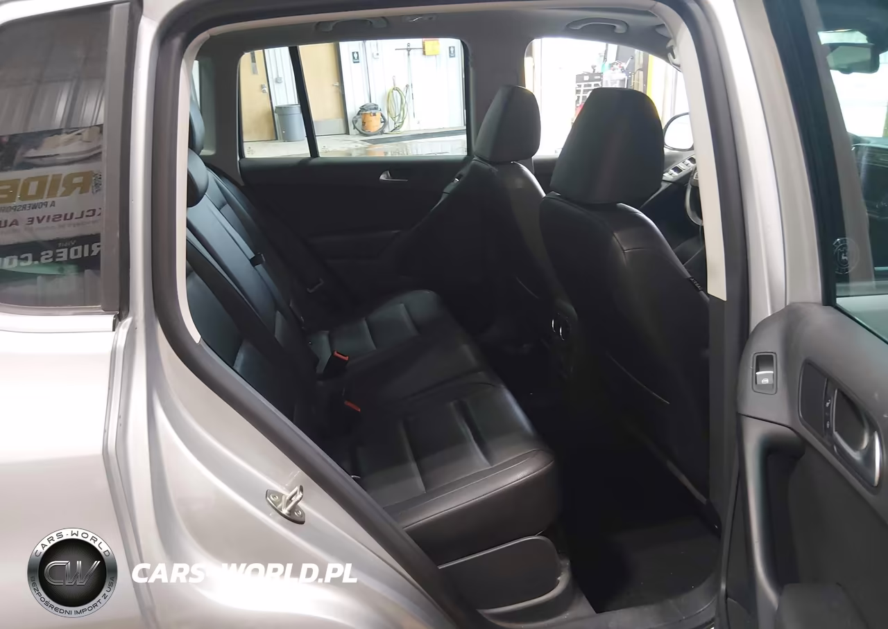 2017 Volkswagen Tiguan 2.0T Wolfsburg Edition VIN:WVGSV7AX4HK020505 - 8