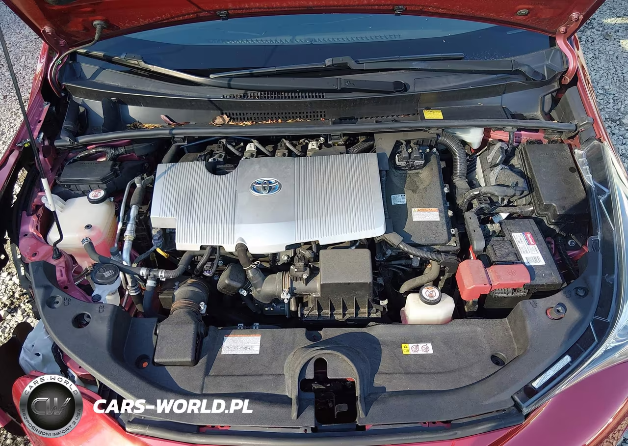 2018 Toyota Prius Three VIN:JTDKARFU4J3549981 - 10