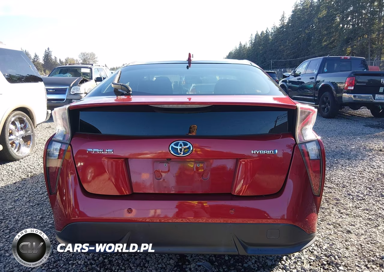 2018 Toyota Prius Three VIN:JTDKARFU4J3549981 - 16