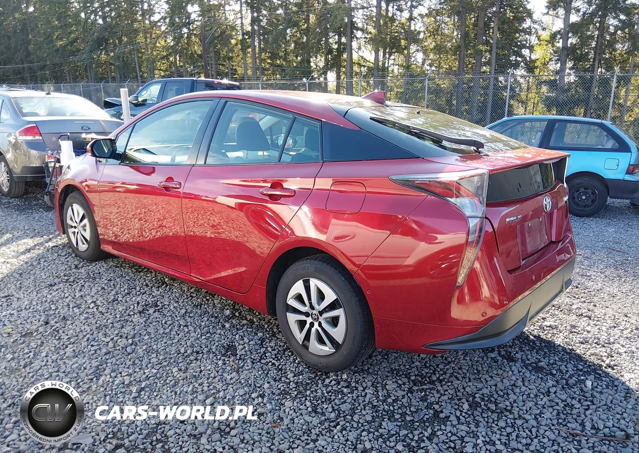 2018 Toyota Prius Three VIN:JTDKARFU4J3549981 - 3