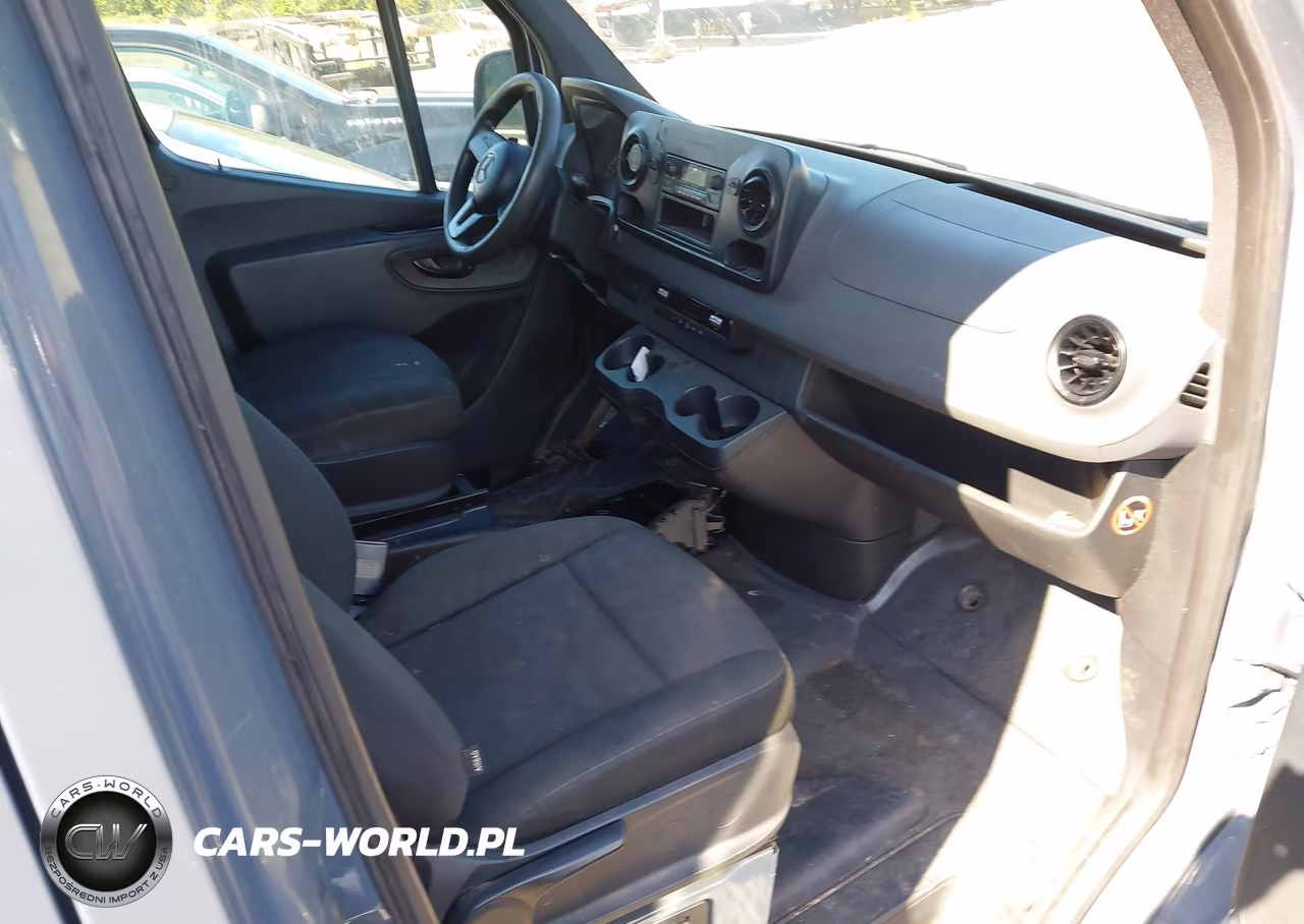 2019 Mercedes-Benz Sprinter 2500 High Roof V6 VIN:WD4PF0CD5KP098096 - 5