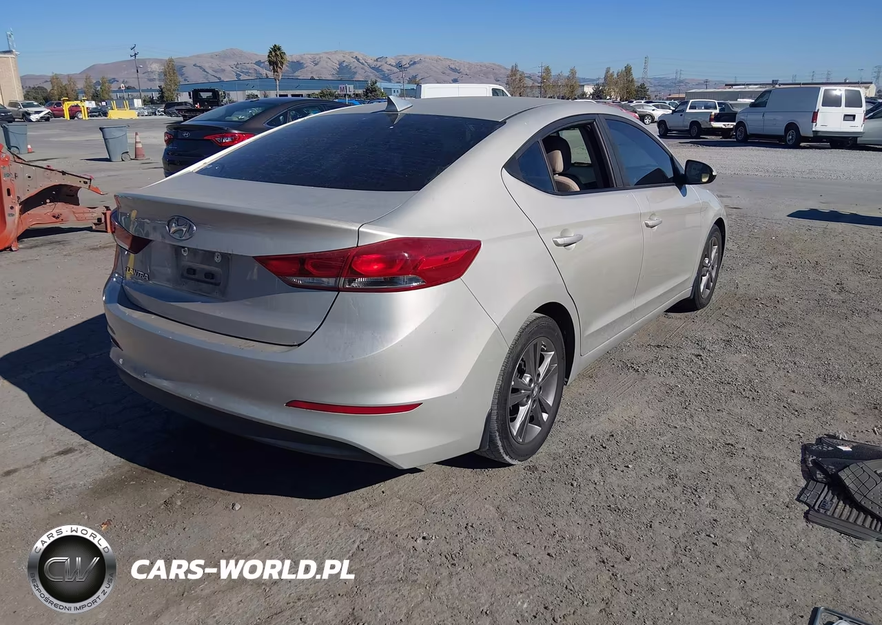 2017 Hyundai Elantra Se VIN:5NPD84LF7HH075584 - 4