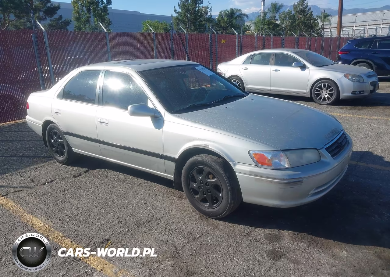 2000 Toyota Camry Le VIN:4T1BG22K7YU618642 - 1