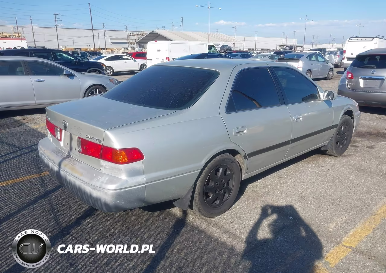 2000 Toyota Camry Le VIN:4T1BG22K7YU618642 - 4