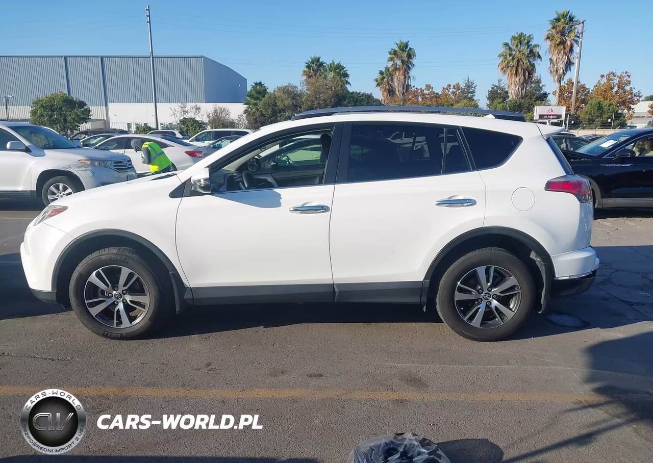 2017 Toyota Rav4 Xle VIN:JTMWFREV4HJ705195 - 15