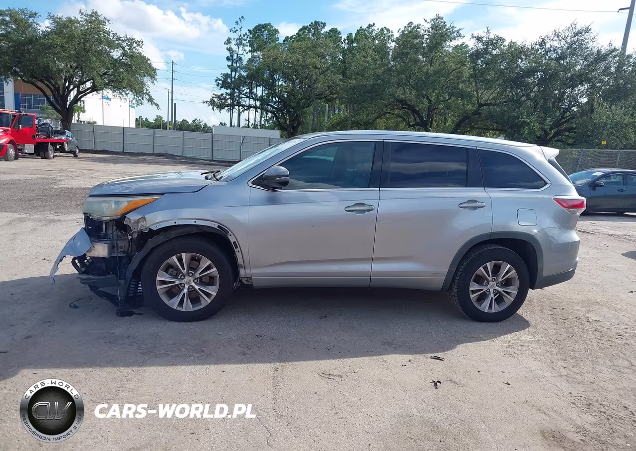 2015 Toyota Highlander Xle V6 VIN:5TDKKRFH4FS089212 - 14