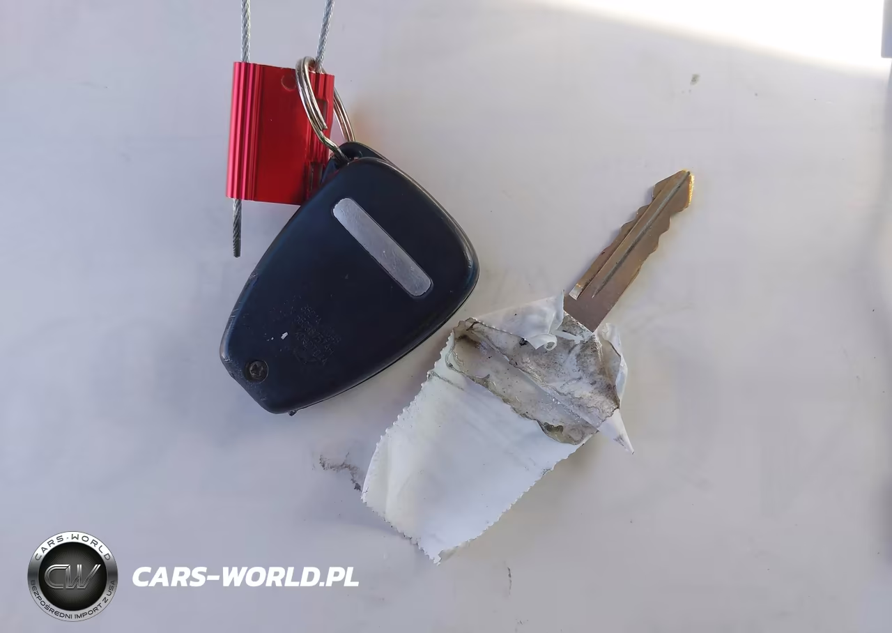 2007 Chrysler 300 VIN:2C3KA43R47H667932 - 11
