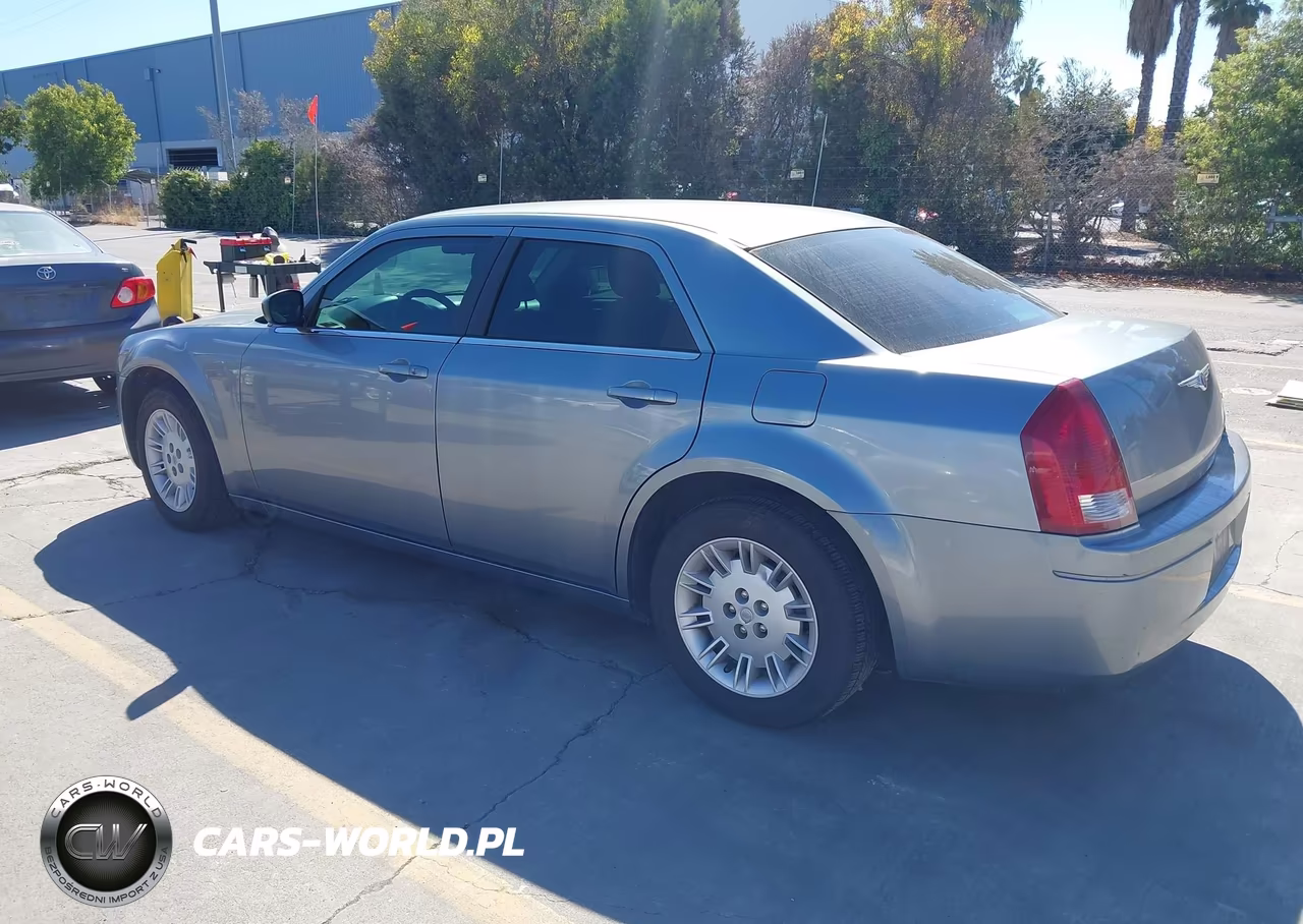 2007 Chrysler 300 VIN:2C3KA43R47H667932 - 3