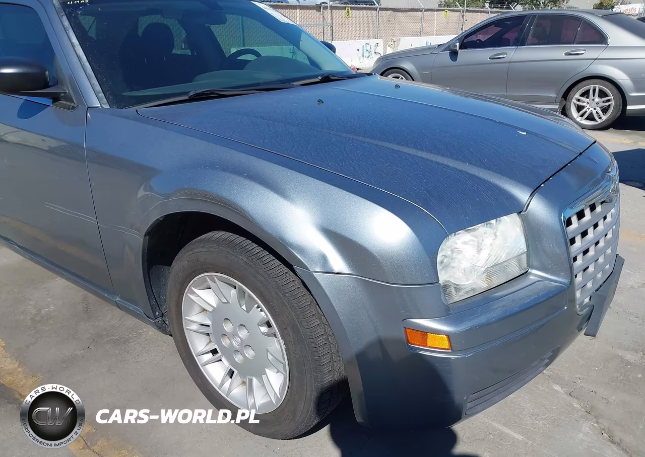 2007 Chrysler 300 VIN:2C3KA43R47H667932 - 6