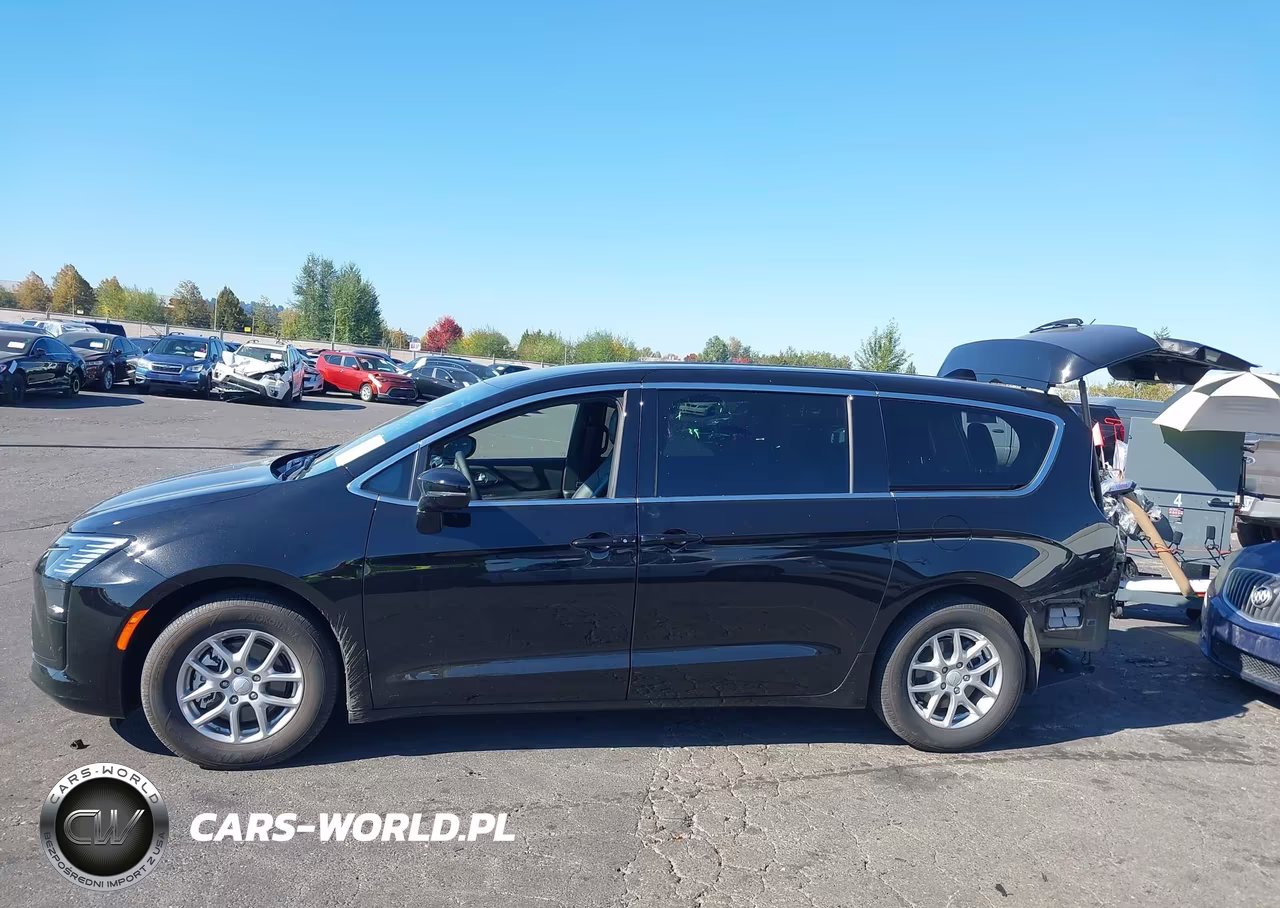 2027 Chrysler Pacifica VIN:2C4RC1BGXVR576142 - 15